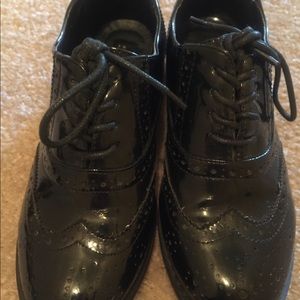 Call it Spring fashion black paten leather shoes